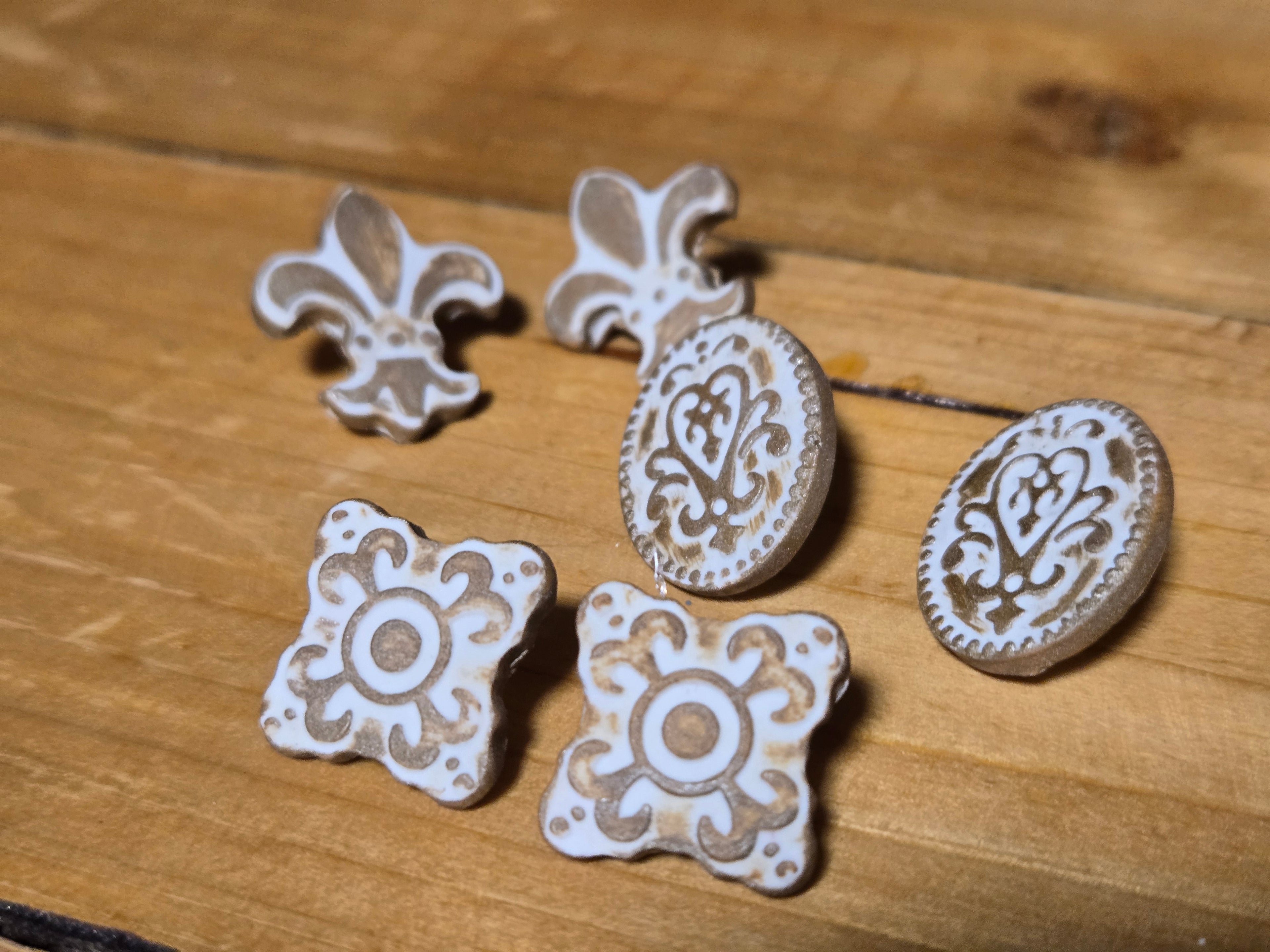 Vanilla Gold Studs (3 Pack)
